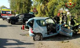 Tremendo incidente sulla SS 76: tre auto coinvolte. Una persona rimasta incastrata tra le lamiere