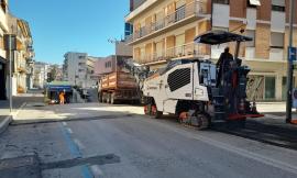 Civitanova, nuovo asfalto in via Cecchetti: partono i lavori