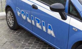 Macerata, in auto con la droga e un manganello: denunciato 23enne pusher