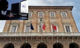 Attacco hacker al Comune di Macerata: bloccati sistema informatico e attività degli uffici