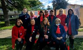 Tolentino, il Comune e le scuole si vestono di rosso per la giornata contro la violenza di genere