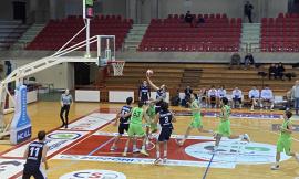 Basket, la Virtus Civitanova vince il derby contro Jesi e consolida il primo posto