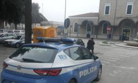 Macerata, schiaffi e insulti: ubriaco crea il caos in un locale