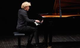 Macerata, Lauro Rossi in piedi per il pianista Malofeev. L’Appassionata chiude la prima parte di stagione