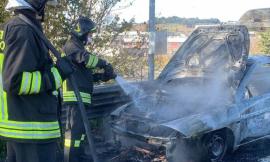 Civitanova, auto a fuoco in autostrada