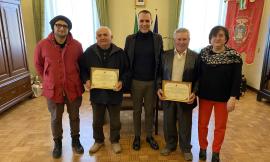 Morrovalle, "dedizione e amore per la comunità": due cittadini premiati dal sindaco