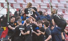 Sbaffo si traveste da Babbo Natale: la Recanatese vince il derby contro la Vis Pesaro nel recupero