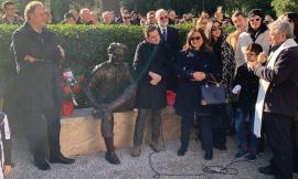 Ascoli, folla di tifosi all'inaugurazione della statua dedicata a Costantino Rozzi