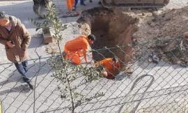 Mogliano, si apre voragine lungo la strada provinciale