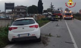 Potenza Picena, scontro fra tre auto lungo la 'Regina': quattro feriti, uno trasferito d'urgenza a Torrette
