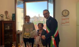 Montecassiano, dai banchi di scuola alla tv: Giannina Biondini festeggia 100 anni (FOTO)