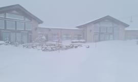 Bufera di neve a Frontignano: chiuse le piste da sci