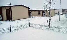 Sae sommerse dalla neve, caldaie bloccate: abitanti restano al freddo