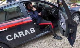 Treia, 85enne minaccia di sparare e si barrica in casa: sul posto carabinieri e vigili del fuoco