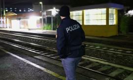 Quindicenne spinto sotto il treno per un messaggio whatsapp, fermati due minori