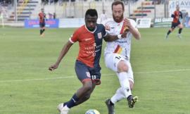 Recanatese, l'autogol della Torres nel finale regala un pareggio a Sassari