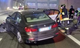 Scontro tra auto e camion in galleria: un uomo finisce in ospedale