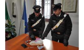 Droga negli slip e nelle tasche del giubbotto: arrestato 32enne