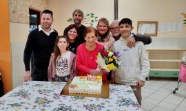 Compleanno da record a Castelraimondo: nonna Matilde spegne 102 candeline