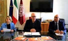 Unimc, l’anno accademico si apre con il ministro Bernini: dottorato honoris causa a Dante Ferretti