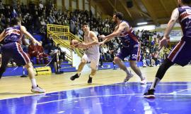 Serie B, Senigallia si aggiudica il derby a Matelica: la Vigor scappa a +19, Goldengas rimonta