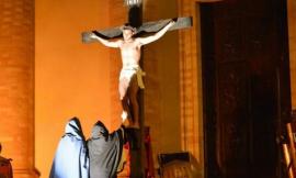 Macerata, a Santa Croce torna la Passione: come cambia la viabilità