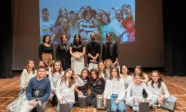 Montecosaro, sul palco del teatro delle Logge sono protagonisti i ragazzi con "Pane e Nutella"