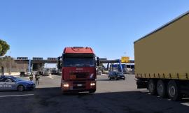 Civitanova, trasporto abusivo di merci: maxi multa e fermo del mezzo per un camionista
