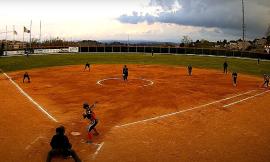 Macerata Softball conquista un punto nell'esordio casalingo in serie A1: Bollate rimonta in gara 2