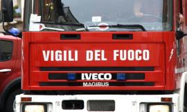 Paura lungo l'A14, auto divorata dalle fiamme