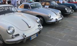 Tolentino, in piazza arrivano le Porsche: domenica all'insegna dei motori