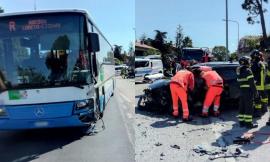 Recanati, scontro tra auto e pullman: una donna a Torrette, illesa la figlia di sei anni