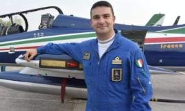 Ultraleggero si schianta al suolo: a perdere la vita il capitano delle Frecce Tricolori Alessio Ghersi