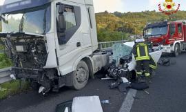 Ancora un tragico incidente in A14: muore una ragazza di 27 anni. Chiuso un tratto di autostrada