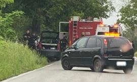 Macerata, auto contro un albero in Contrada Morla: ferito estratto dal veicolo e trasportato in codice rosso