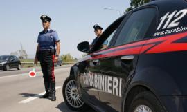 Macerata, ubriaco alla guida: alcol 5 volte superiore al limite, fermato dai carabinieri