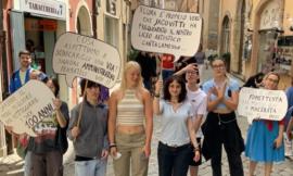 Macerata, flash mob degli studenti del Cantalamessa: "La Giunta dedichi una via a Jacovitti"