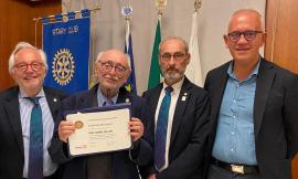 Civitanova, al poeta Umberto Piersanti la più alta onorificenza del Rotary