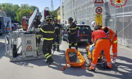 Operaio accusa malore mentre lavora: soccorso dai vigili del fuoco