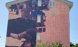 Civitanova, prende forma il murales dedicato allo scenografo Mario Garbuglia