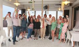 Civitanova, il Cottage Beach inaugura la nuova stagione. La Iena Filippo Roma all'apertura
