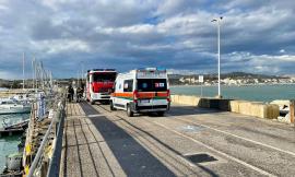 Civitanova, ubriaco cade nel porto: 45enne salvato dalla Guardia Costiera