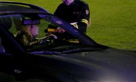 Civitanova, incidente alla rotatoria davanti agli occhi della Polizia: era anche senza patente