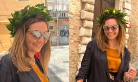 Macerata, corona d'alloro per Giulia Antonelli: arriva la laurea in "Consulenza e Direzione Aziendale"