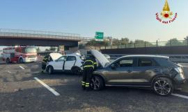 Tremendo incidente in A14, auto contro camion: un morto e due feriti