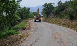 San Severino, asfaltatura della strada in località Straccialena: lavori al via