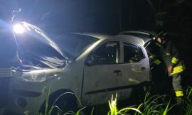 Macerata, auto nella scarpata e volo di 6 metri: miracolata giovane coppia con bimbo di un anno (FOTO e VIDEO)