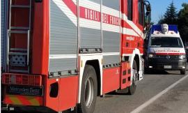 Montecassiano, scontro tra auto e camion all'incrocio: una ragazza in ospedale