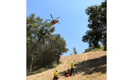 Si ferisce con la motosega: boscaiolo soccorso in eliambulanza