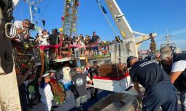Civitanova, processione in mare per le Reliquie di San Marone: " siamo tutti operatori di pace"